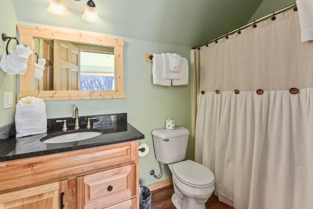 Walnut Ridge Cabin. Sleeps 7-11! Hot Tub, Pool Table, Minutes To Downtown Gatlinburg! Zewnętrze zdjęcie
