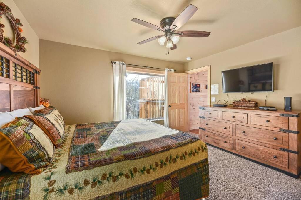 Walnut Ridge Cabin. Sleeps 7-11! Hot Tub, Pool Table, Minutes To Downtown Gatlinburg! Zewnętrze zdjęcie