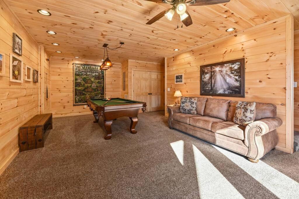 Walnut Ridge Cabin. Sleeps 7-11! Hot Tub, Pool Table, Minutes To Downtown Gatlinburg! Zewnętrze zdjęcie