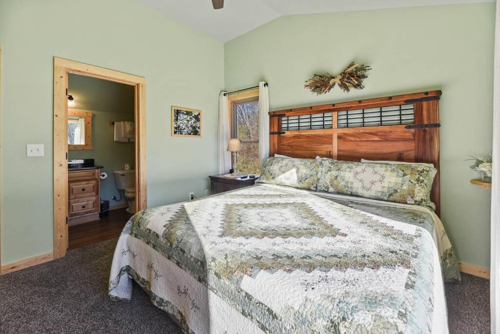 Walnut Ridge Cabin. Sleeps 7-11! Hot Tub, Pool Table, Minutes To Downtown Gatlinburg! Zewnętrze zdjęcie